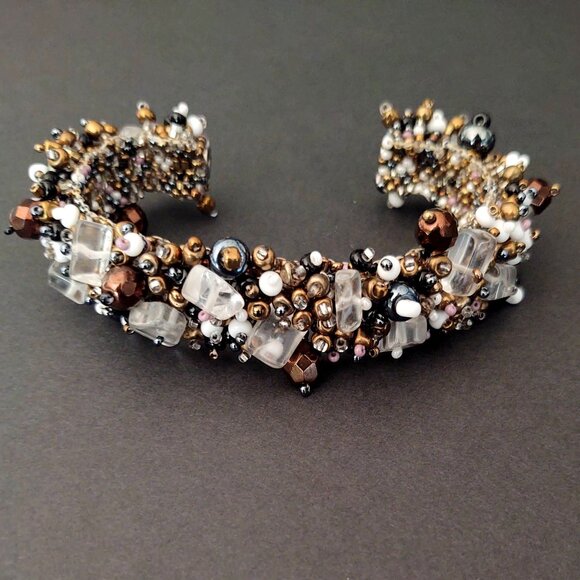 Seed bead and bead magnetic closure bracelet - Picture 13 of 14